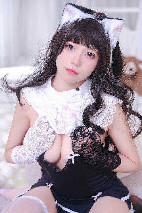 Read more about the article Cosplay 黏黏团子兔 桃花修女