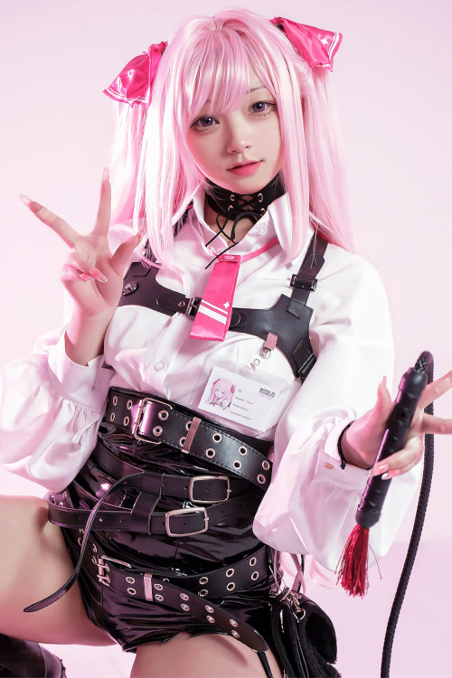 Read more about the article Cosplay 花铃 胜利女神 尤妮