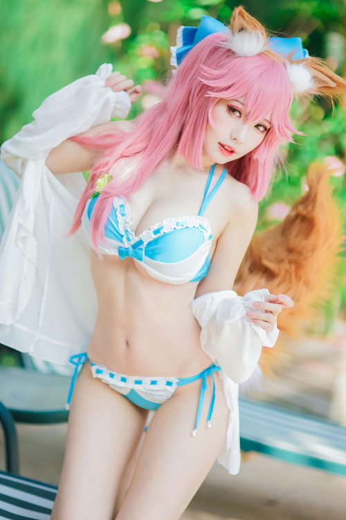 Read more about the article Cosplay ElyEE子 玉藻前泳池