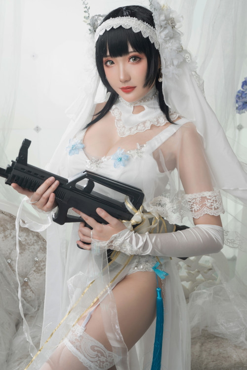 Read more about the article Cosplay 瓜希酱 95式花嫁