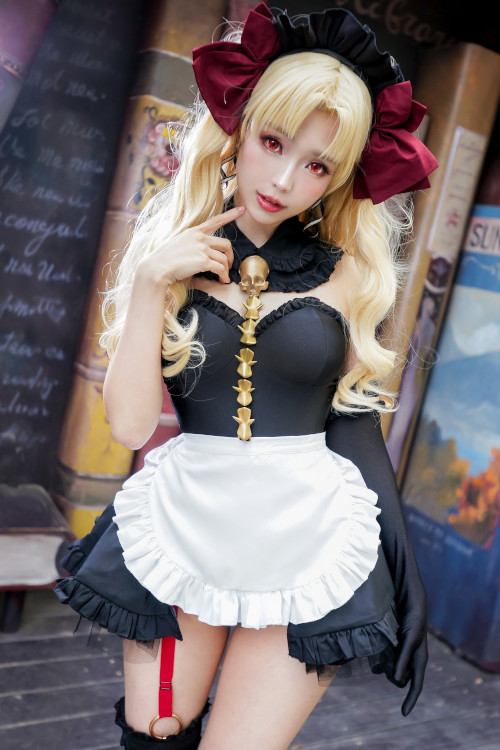 Read more about the article Cosplay ElyEE子 远坂凛 女仆