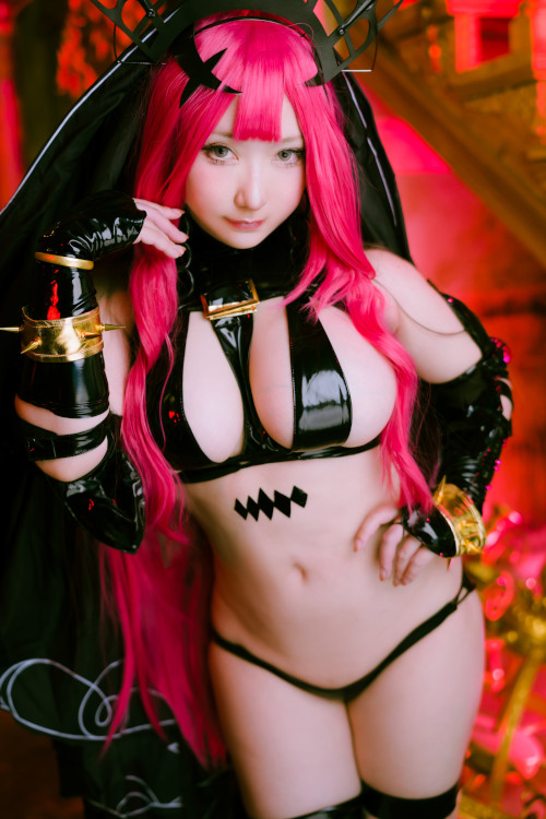 Read more about the article Cosplay SAKUサク Morgan le Fay Set.04