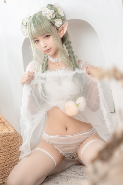 Read more about the article Cosplay 蠢沫沫Chunmomo 《尖耳国度》绿精灵