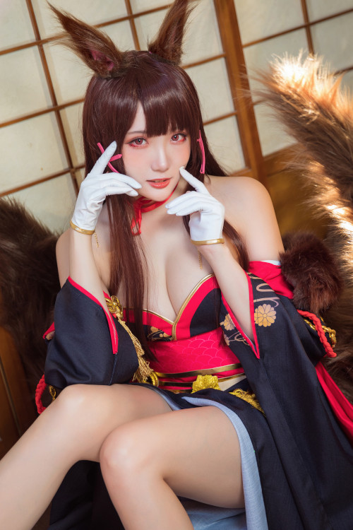 Read more about the article Cosplay 瓜希酱 赤城 Akagi