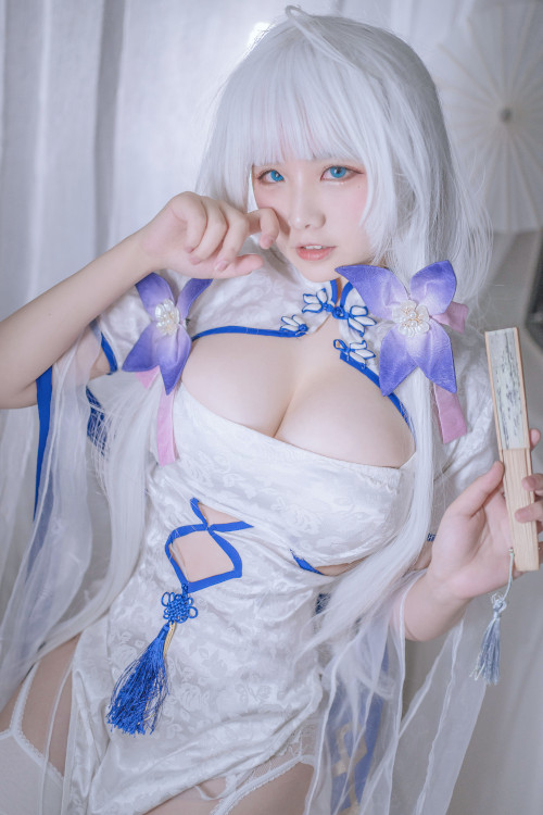 Read more about the article Cosplay 阿半今天很开心 光辉四散