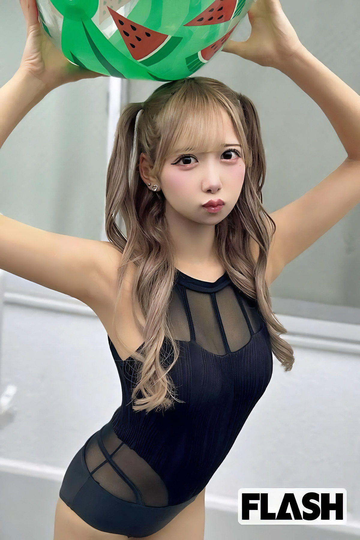 いま見るべきアイドル – 全員水着で!, FLASH 2025.05.06 (フラッシュ 2025年5月6日号)