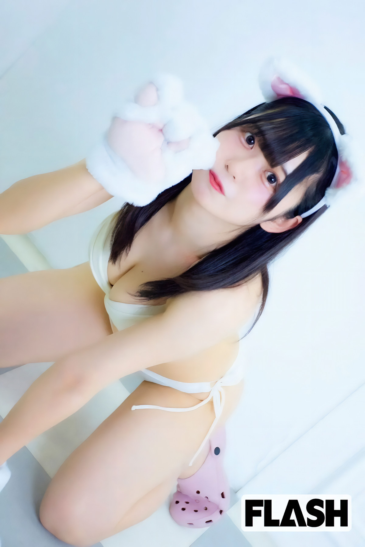 いま見るべきアイドル – 全員水着で!, FLASH 2025.05.06 (フラッシュ 2025年5月6日号)
