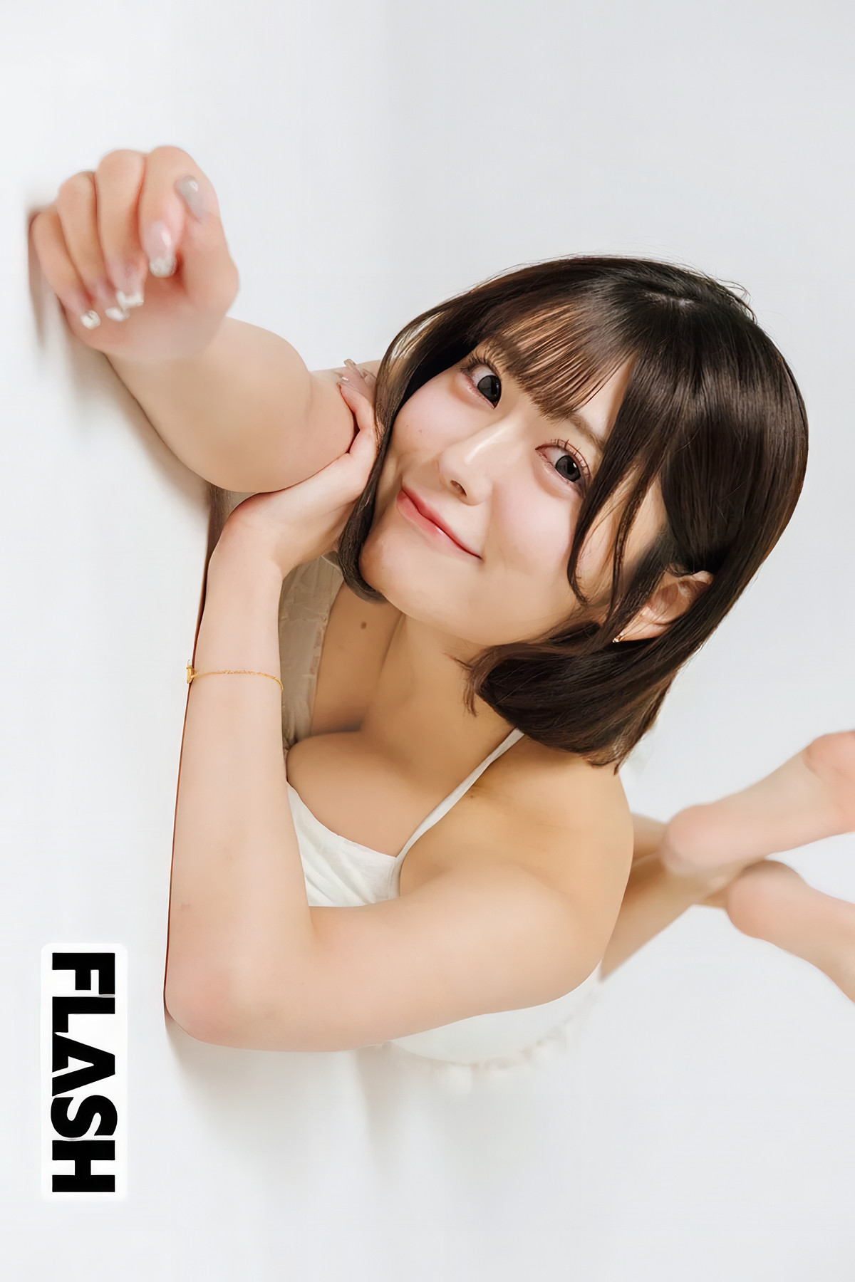 いま見るべきアイドル – 全員水着で!, FLASH 2025.05.06 (フラッシュ 2025年5月6日号)