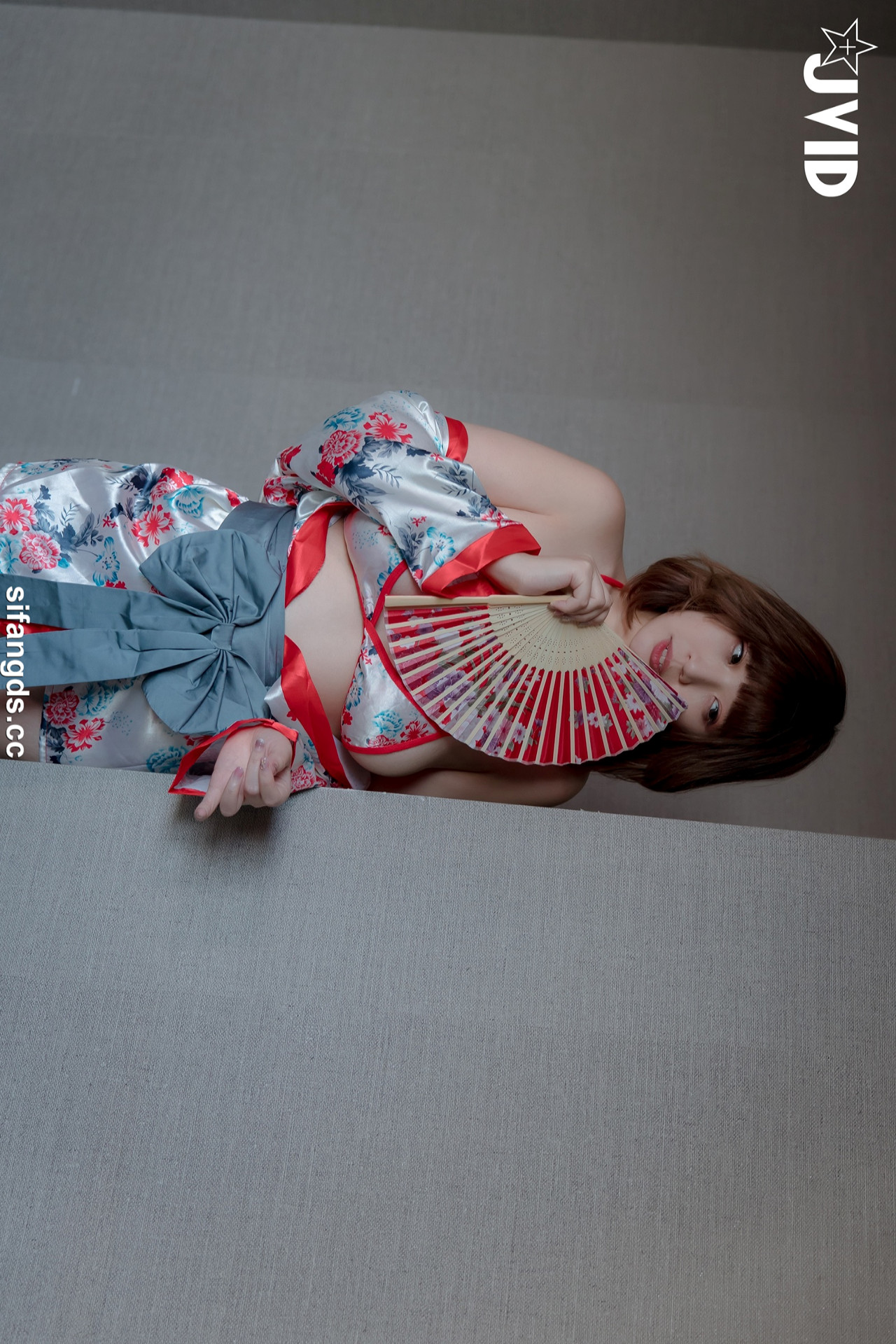 JVID Ruru茹茹 – 巨乳吃播主拍攝遇到瘋狂粉絲迷暈綁架 Set.02