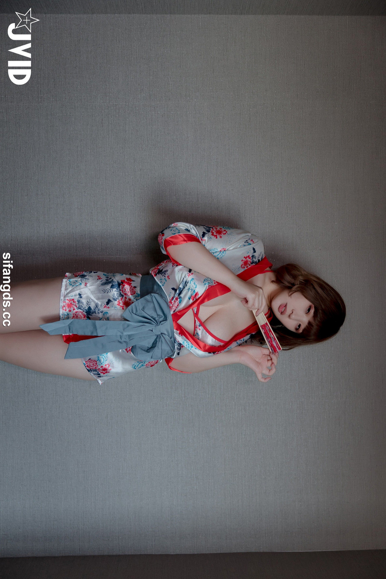 JVID Ruru茹茹 – 巨乳吃播主拍攝遇到瘋狂粉絲迷暈綁架 Set.02