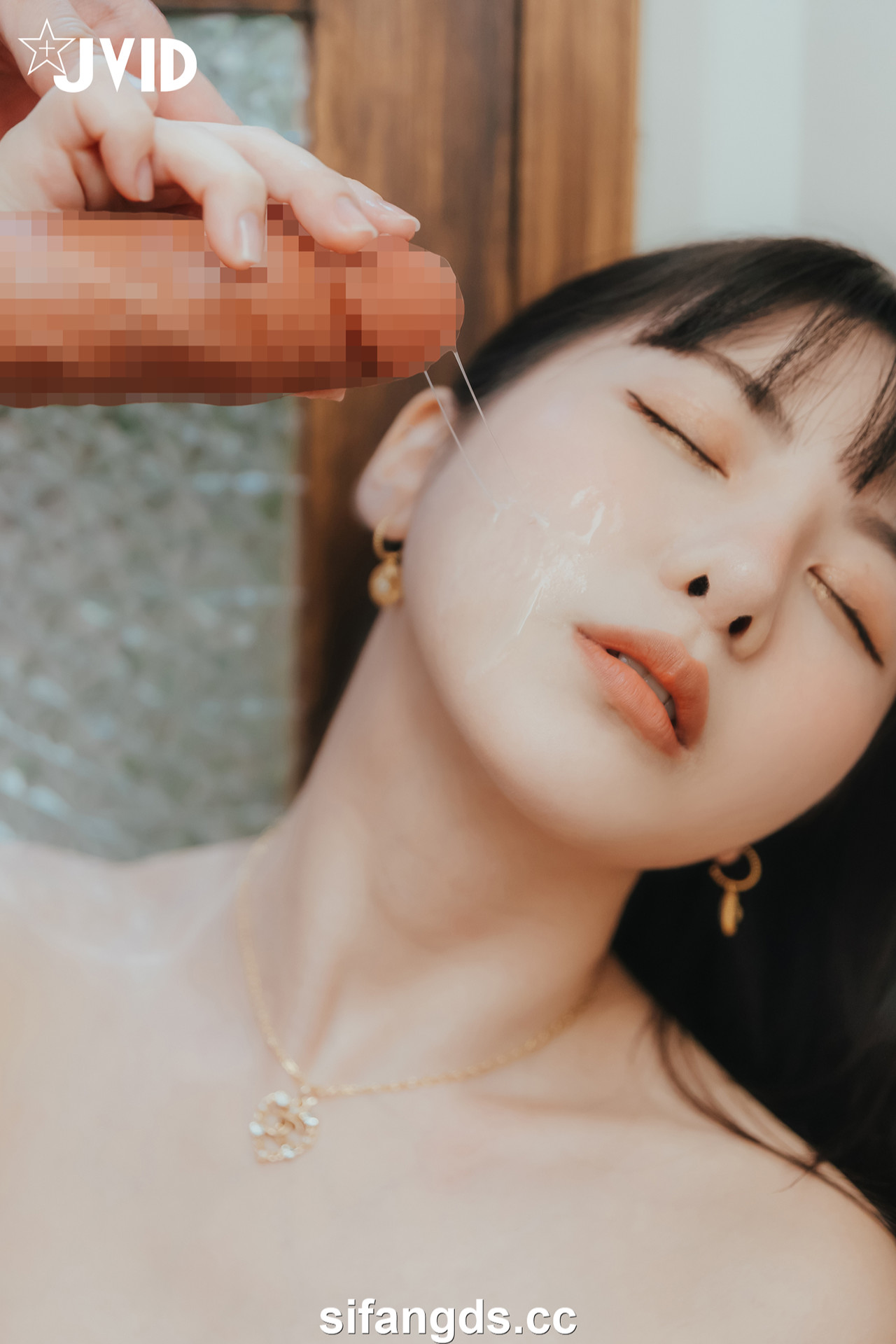 JVID 月台尼Tiny – 🔞女大生交友不慎被學長們酒後亂性😖原本要慶祝Tiny拿到獎學金💰現在身上都是獎學……精🥛🔞 Set.03